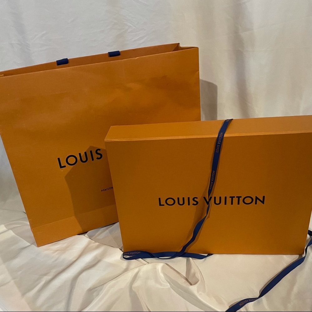 LV Large shopping bag and box (with ribbon)